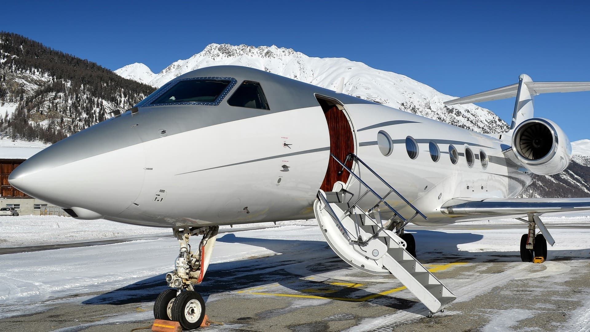 Gulfstream IV