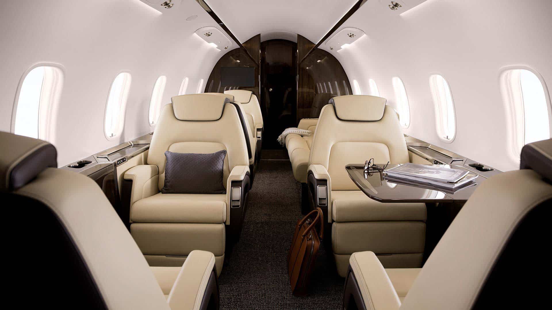 Bombardier Challenger 350 interior jet booking