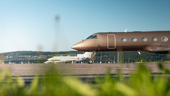 Low environmental jet booking