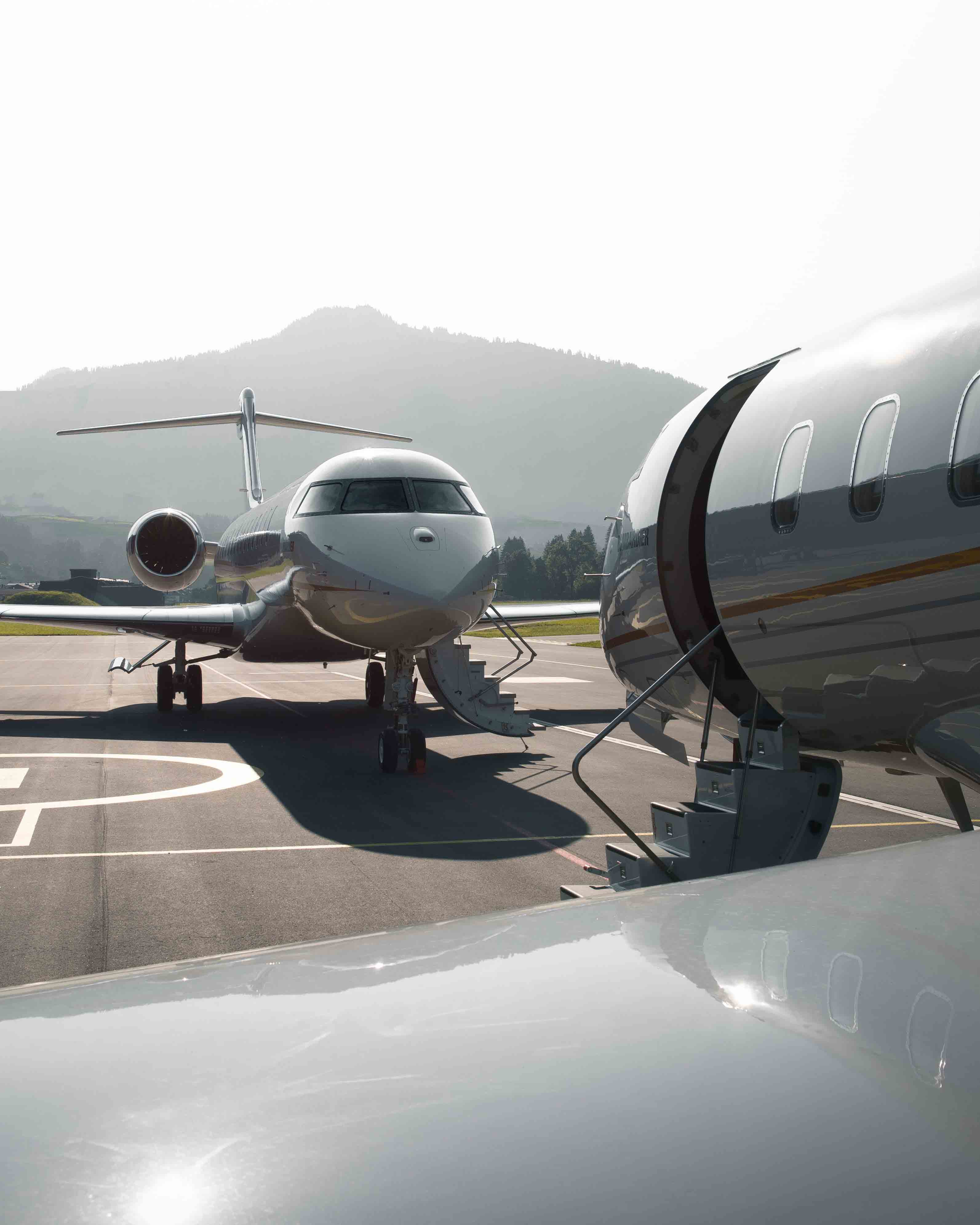 Select your next travelling experience with JetFlo by selecting any of the various size of business jets that exists on the Market. Ultra-Long Range Jets, Large jets, Heavy Jets, Super Mid-Size Jet, Midsize Jets, Super Light Jets, Very light jets, Turboprops aircraft and Helicopters. From Dassault to Gulfstream, Texton (Cessna, Beechraft, Bell) to Pilatus or Embraer.