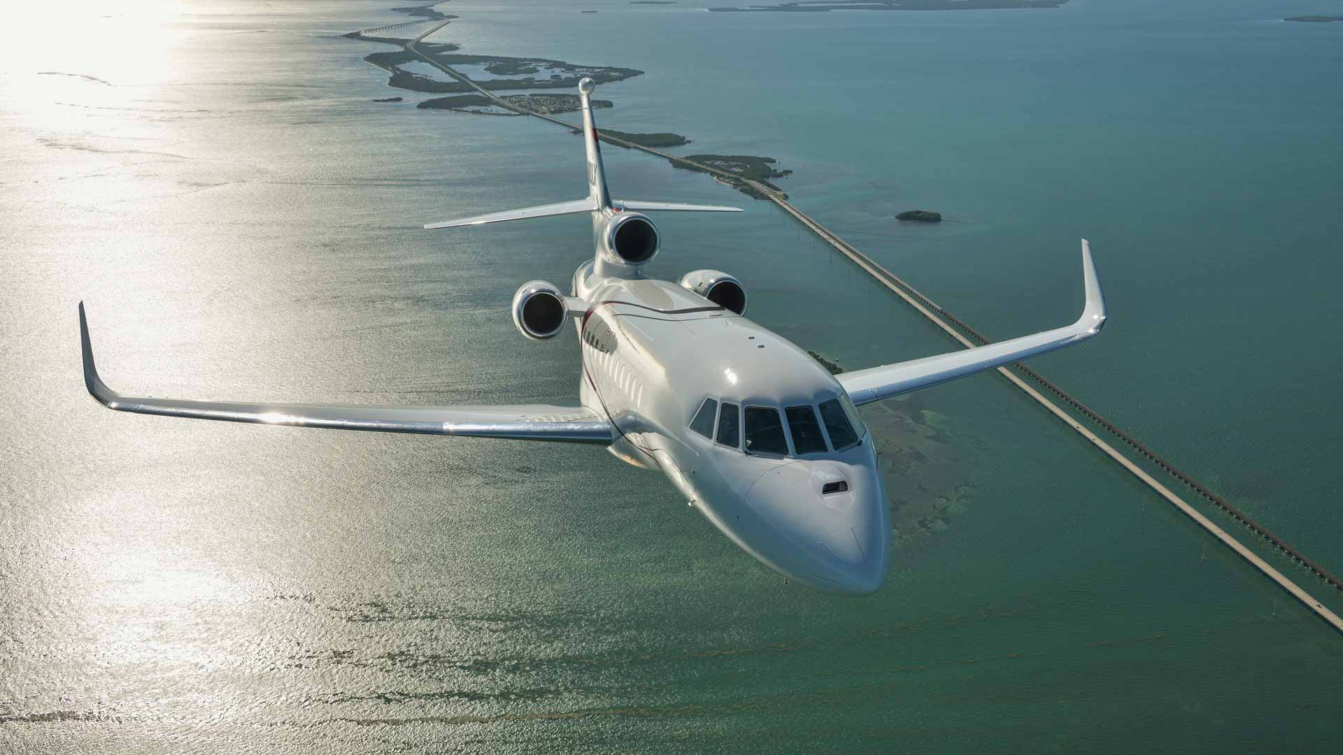 Dassault Falcon 900 jet booking